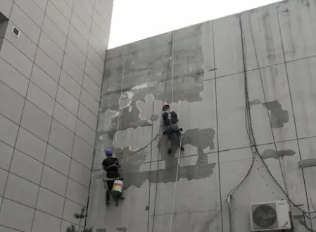 华安楼顶漏水维修公司分享下华安外墙防水的注意事项